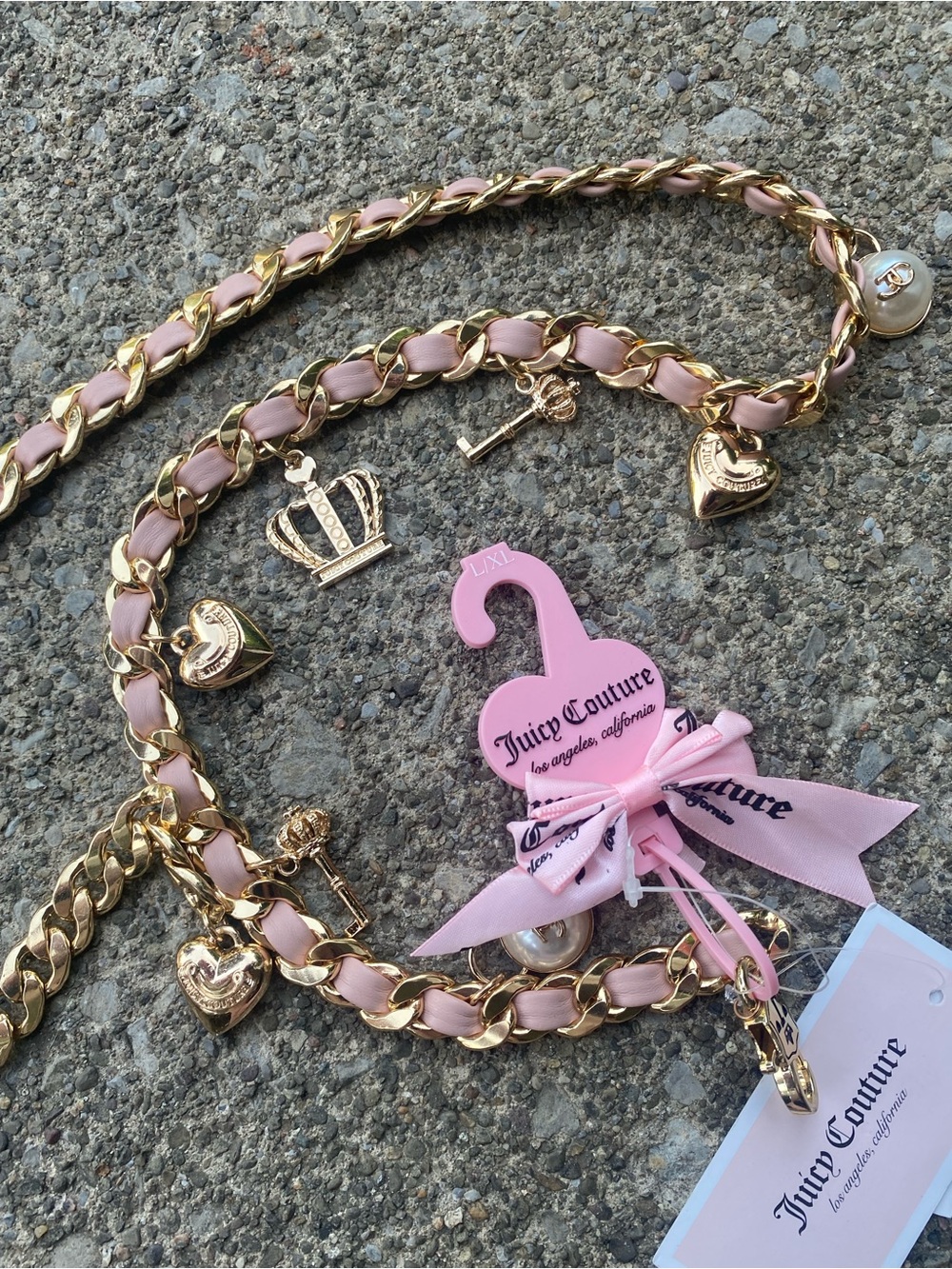 (NWT!)✨ 💝JUICY COUTURE -Gold Chain Charm Belt with Pale Pink Ribbon 🎀 💝